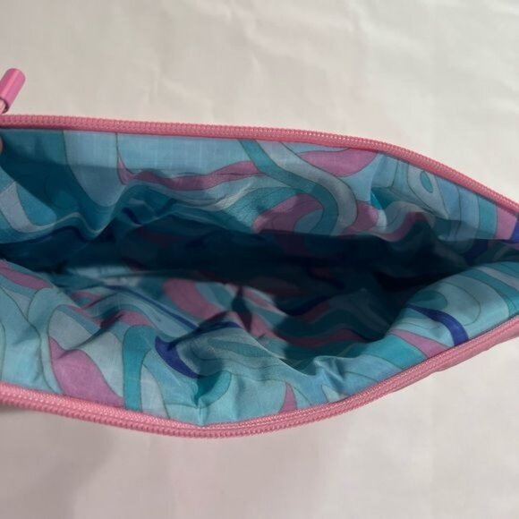 ATELJÉ Puffy Recycled Lemonade Laptop Sleeve - Picture 8 of 9